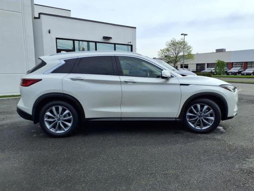 2022 INFINITI QX50 Luxe