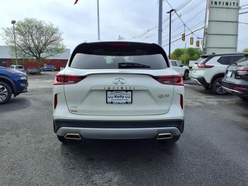 2022 INFINITI QX50 Luxe