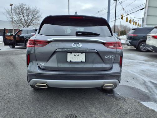 2022 INFINITI QX50 Luxe
