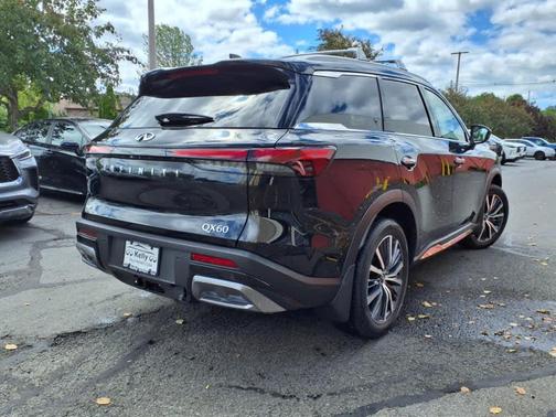 2025 INFINITI QX60 SENSORY