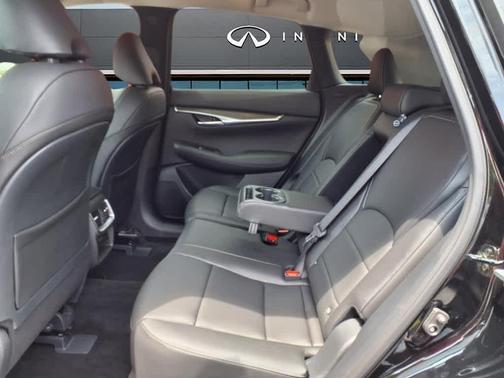 2025 INFINITI QX50 Pure