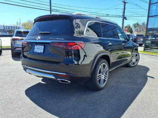 Obsidian Black Metallic 2025 Mercedes-Benz GLS 450 4MATIC