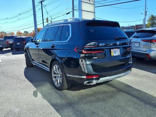 2025 BMW X7 xDrive40i