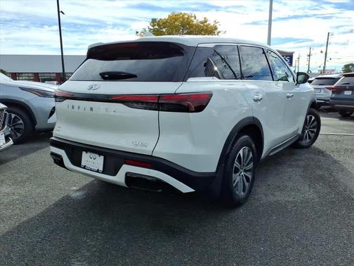 2023 INFINITI QX60 Pure