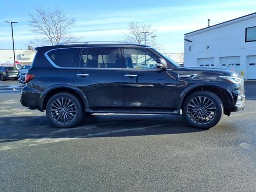 2024 INFINITI QX80 SENSORY