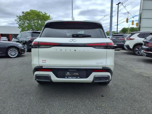 2022 INFINITI QX60 Luxe