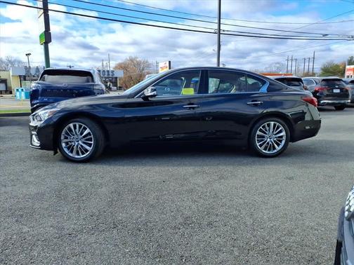 2023 INFINITI Q50 LUXE