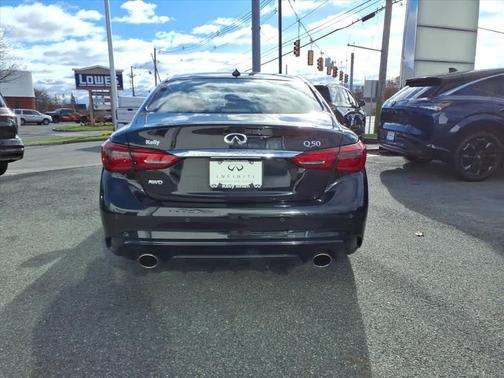 2023 INFINITI Q50 LUXE