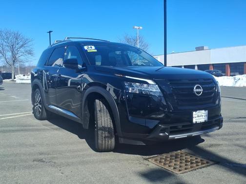 2024 Nissan Pathfinder Platinum