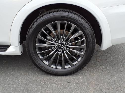 2024 INFINITI QX80 SENSORY