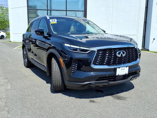 Mineral Black 2023 INFINITI QX60 Luxe
