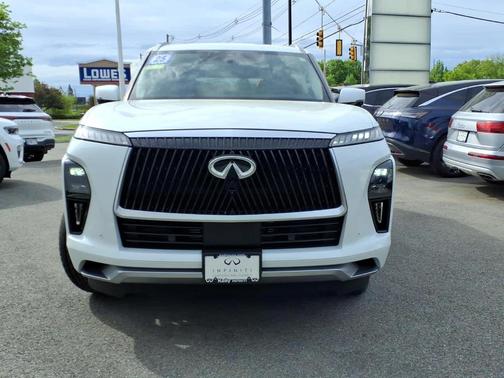 Radiant White 2025 INFINITI QX80 Luxe