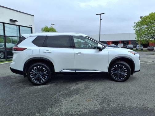2024 Nissan Rogue Platinum