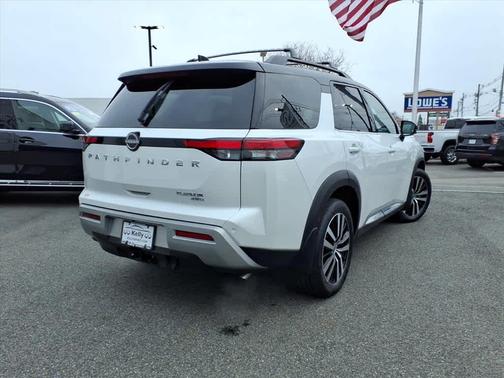 2025 Nissan Pathfinder Platinum