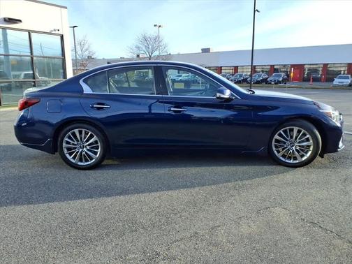 2022 INFINITI Q50 LUXE