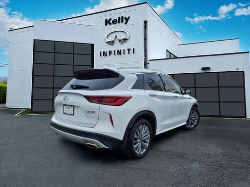 2023 INFINITI QX50 Luxe