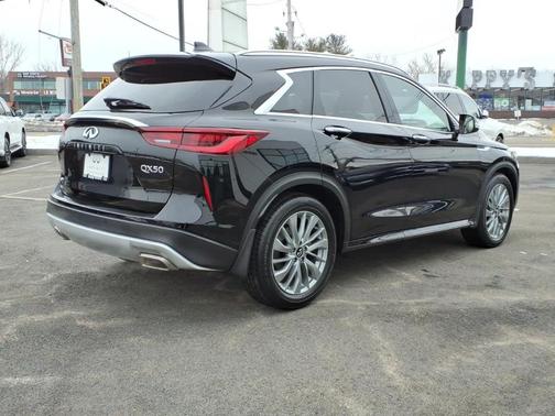 2023 INFINITI QX50 Luxe