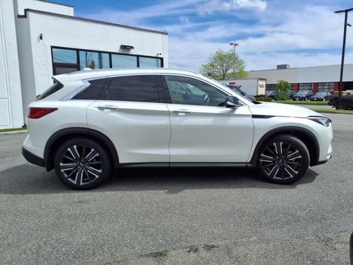 2022 INFINITI QX50 Luxe