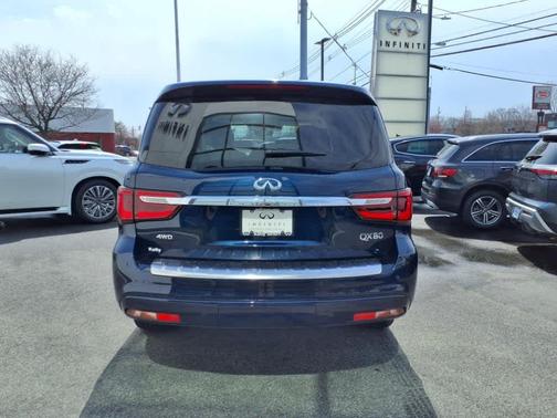 2024 INFINITI QX80 Luxe