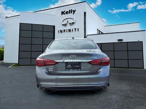 2022 INFINITI Q50 LUXE