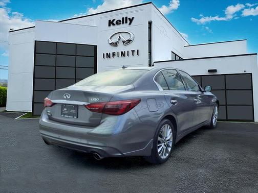 2022 INFINITI Q50 LUXE