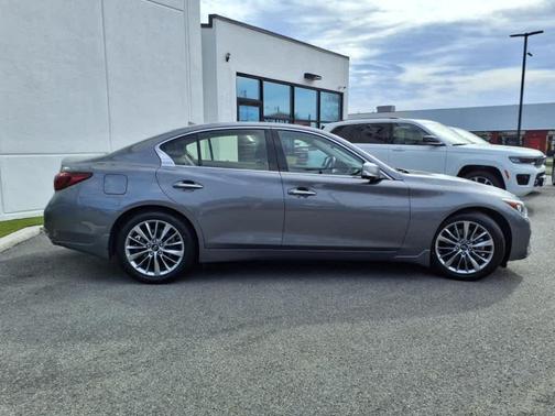 2022 INFINITI Q50 LUXE
