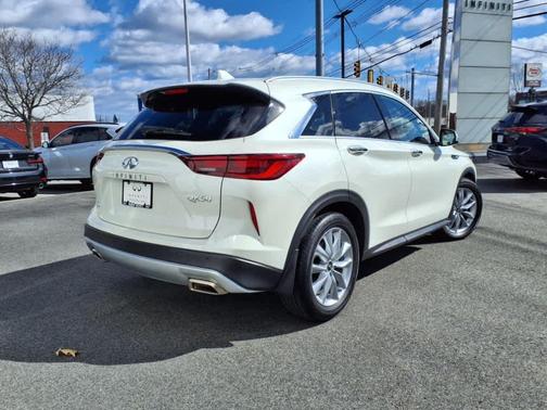 2022 INFINITI QX50 Luxe