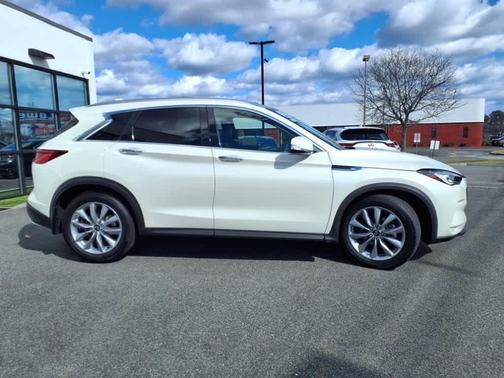 2022 INFINITI QX50 Luxe