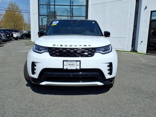 Fuji White 2024 Land Rover Discovery P300 Dynamic SE