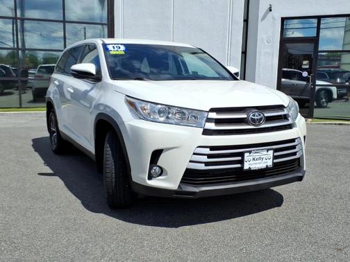 Blizzard Pearl 2019 Toyota Highlander LE Plus