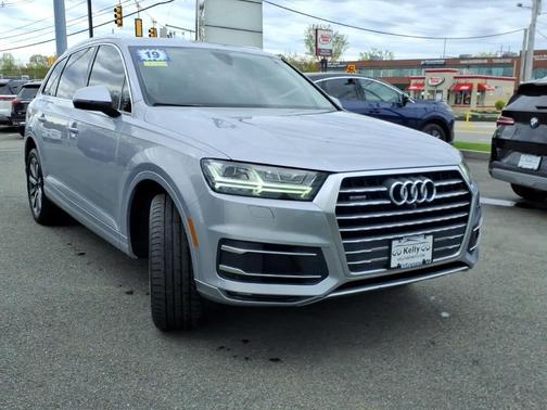 Florett Silver Metallic 2019 Audi Q7 45 Premium Plus