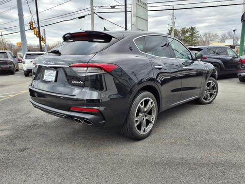 2023 Maserati Levante Modena