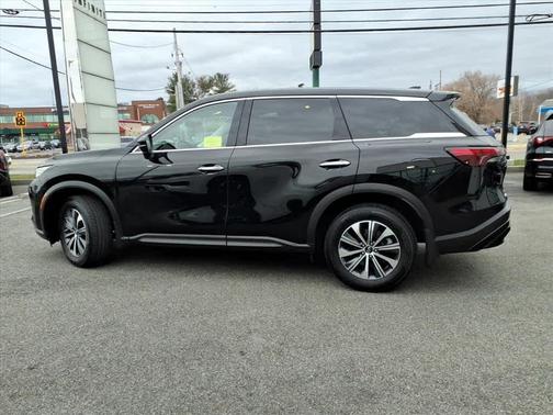 2023 INFINITI QX60 Pure