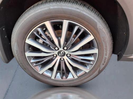 2025 INFINITI QX60 SENSORY