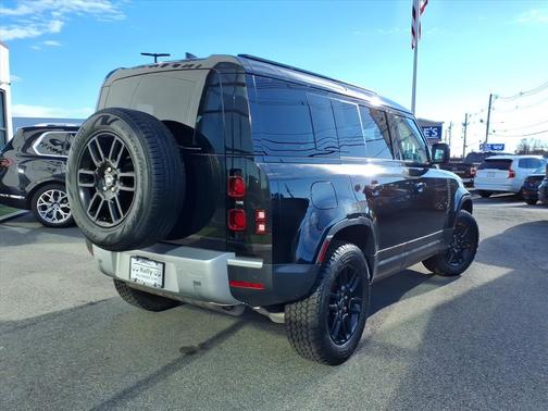 2025 Land Rover Defender P300