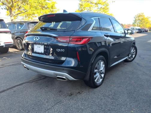 2022 INFINITI QX50 Luxe