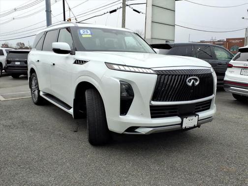 2025 INFINITI QX80 SENSORY