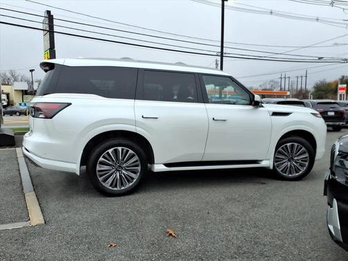 2025 INFINITI QX80 SENSORY