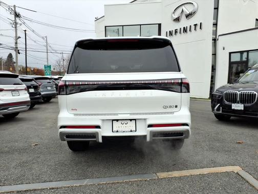 2025 INFINITI QX80 SENSORY