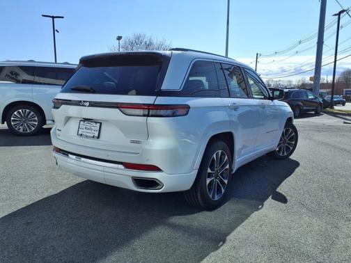 2022 Jeep Grand Cherokee Overland