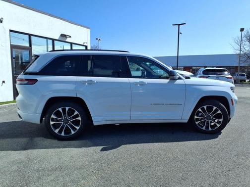 2022 Jeep Grand Cherokee Overland