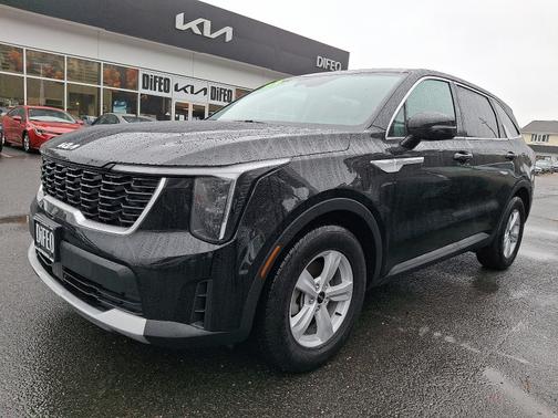 2025 Kia Sorento LX
