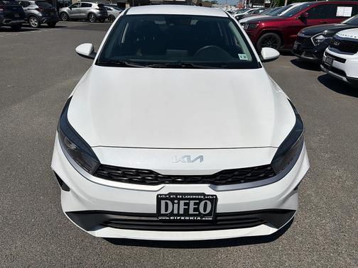 Snow White Pearl 2023 Kia Forte LXS