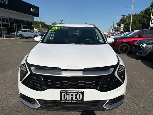 Glacial White Pearl 2024 Kia Sportage EX
