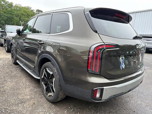 Dark Moss 2023 Kia Telluride EX