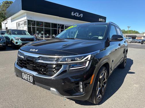 Fusion Black 2024 Kia Seltos SX Turbo