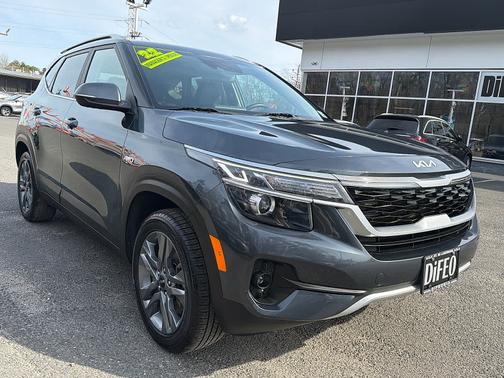 Gravity Gray 2022 Kia Seltos S