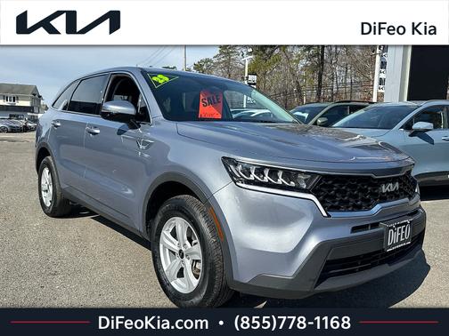 Everlasting Silver 2023 Kia Sorento LX