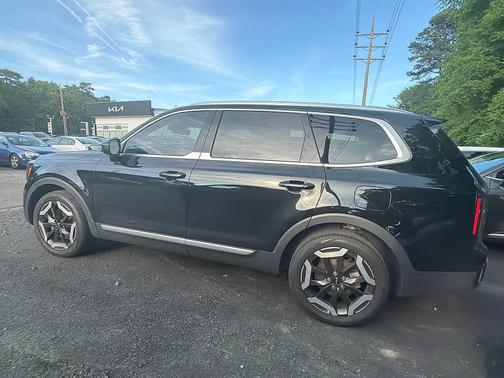 Ebony Black 2023 Kia Telluride EX