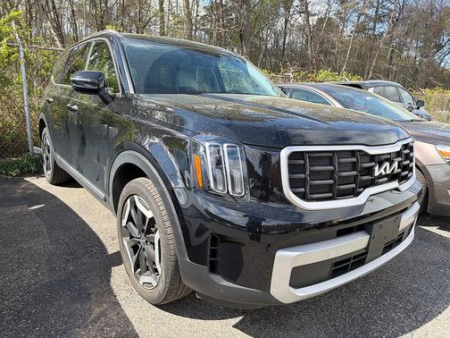 Ebony Black 2024 Kia Telluride S